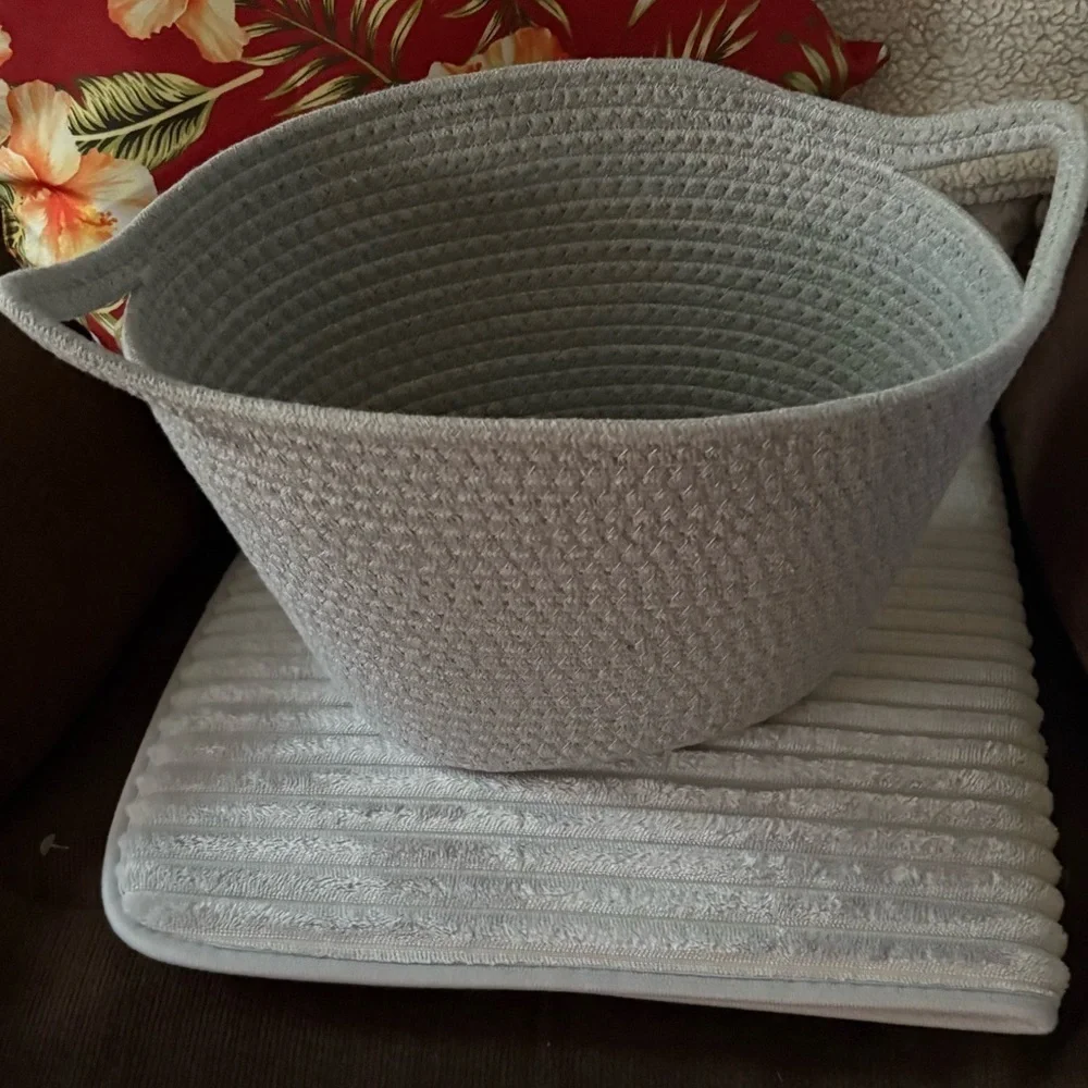 HD Gray Woven Basket with Handles new without tags . Sz 12x6x10 6x8.7 inches